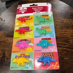 Dinosaur Valentines Set (8) with Colorful Figures